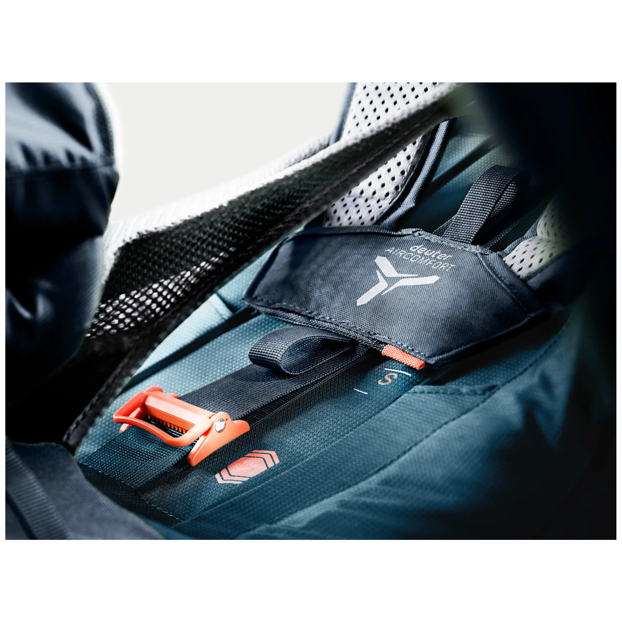 DEUTER FUTURA AIR TREK 50+10 ZAINO DA TREKKING E LUNGHI CAMMINI - Image 7