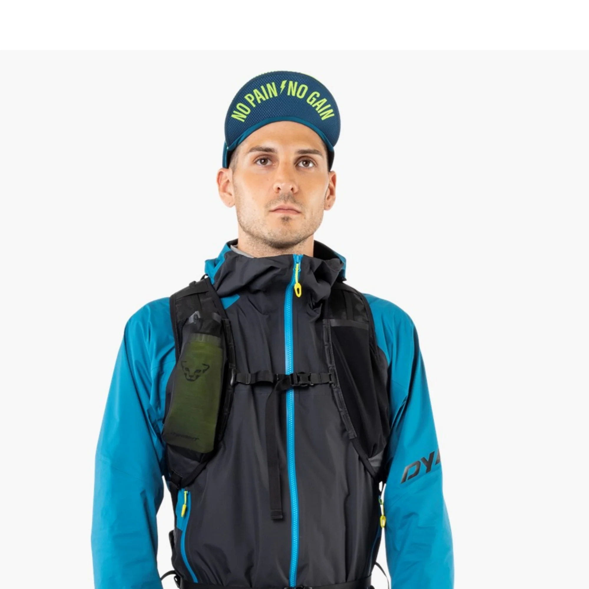 DYNAFIT ALPINE GRAPHIC UNISEX CAPPELLINO CON VISIERA "NO PAIN NO GAIN" - NERO/FUCSIA - Image 2