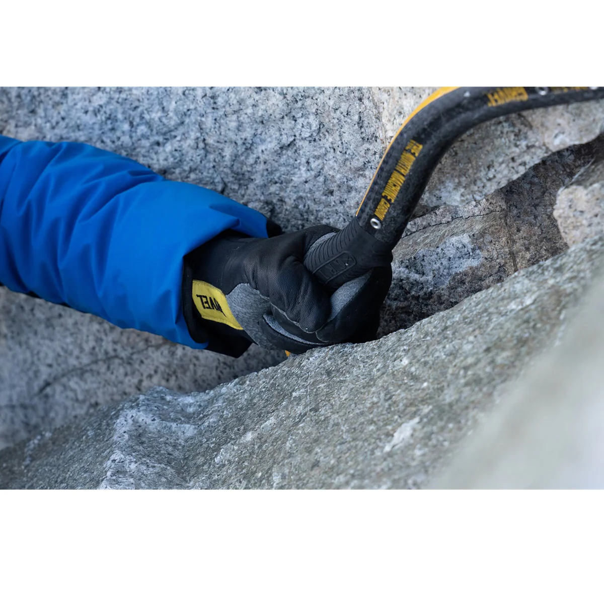 GRIVEL VERTIGO GLOVES Guanto studiato appositamente per l’arrampicata su ghiaccio. - Image 3