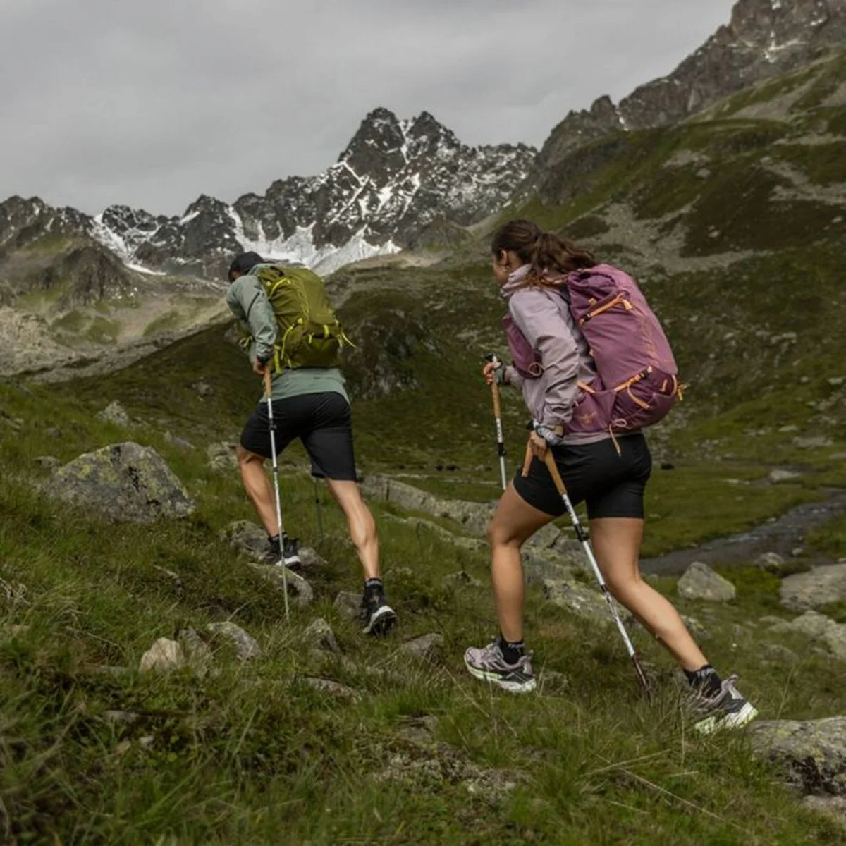 OSPREY TALON VELOCITY 20 ZAINO 20 LITRI PER TREKKING E FAST HIKING - DISPONIBILE IN 2 TAGLIE E 2 COLORI - Image 13