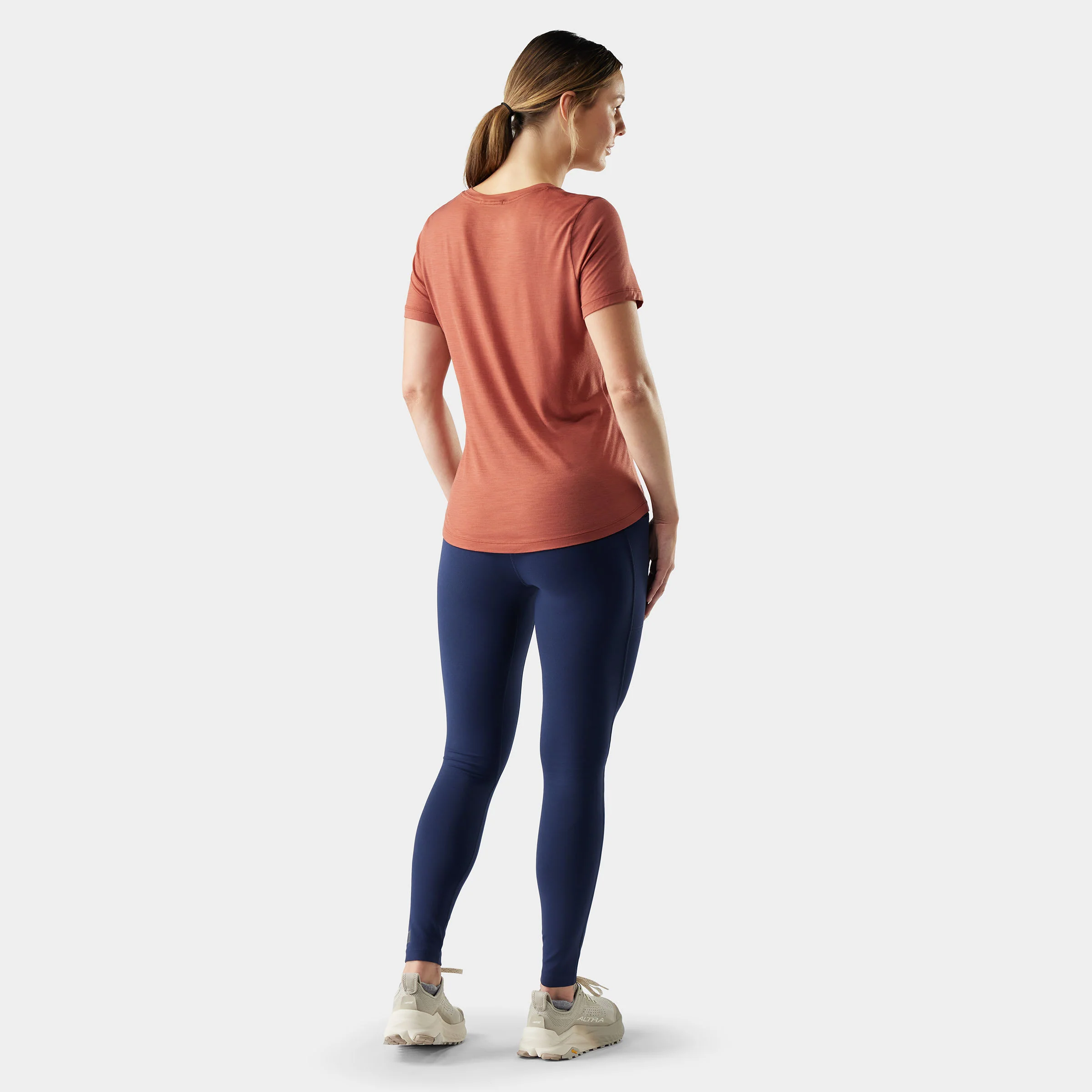 SMARTWOOL Active Ultralite V Neck Donna T-shirt con scollo a V in lana merino - Image 2